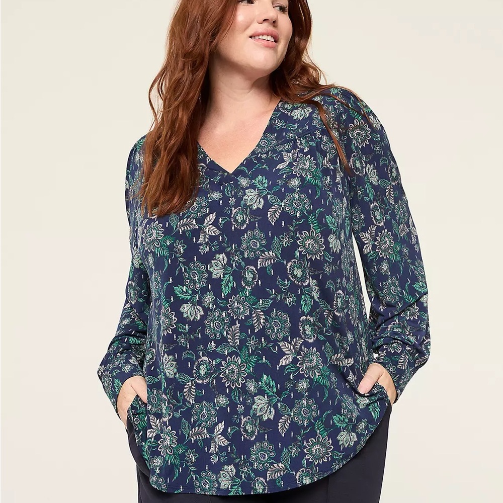 Lane Bryant multi-Blue print Long Sleeve V-Neck Relaxed Blouse, Size 26-28